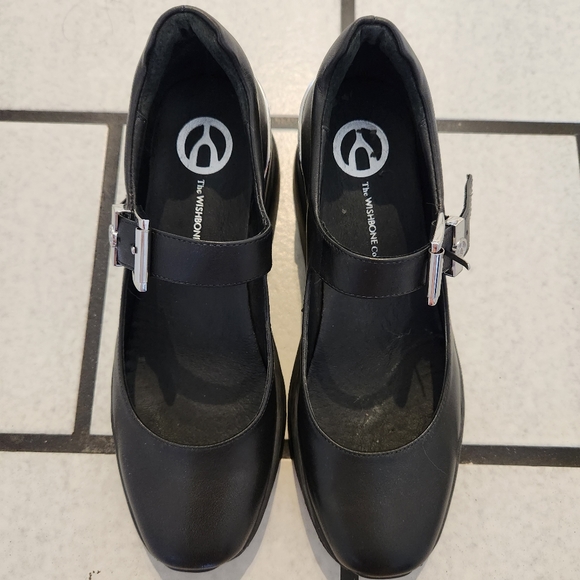 The Wishbone Collection shoes - Picture 7 of 8